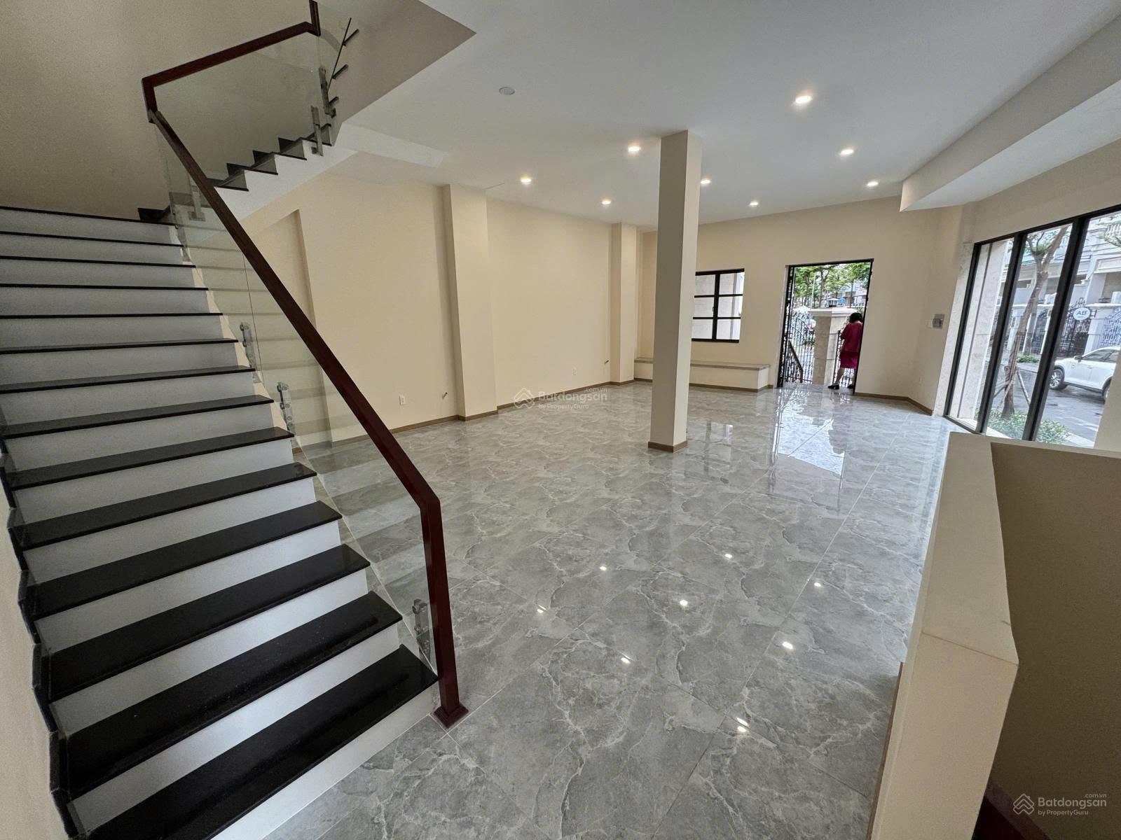 Cho Thuê Nhà CityLand Park Hills, 1 Đường Số 1, Phường 10, Quận Gò Vấp – Hầm 3 Lầu, 5 Phòng