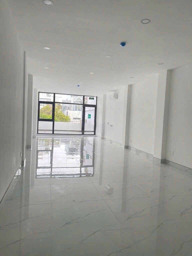Cho Thuê Tòa Nhà 205 Đinh Tiên Hoàng, Quận 1 – 5 Lầu, Thang Máy