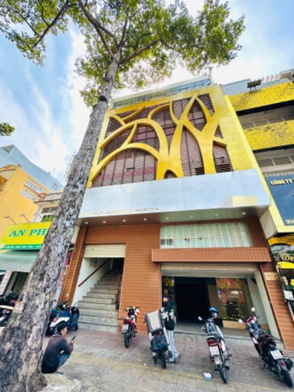 Cho Thuê Tòa Nhà 216 - 218 Lê Hồng Phong, Phường 4, Quận 5 – 1 Trệt 5 Lầu