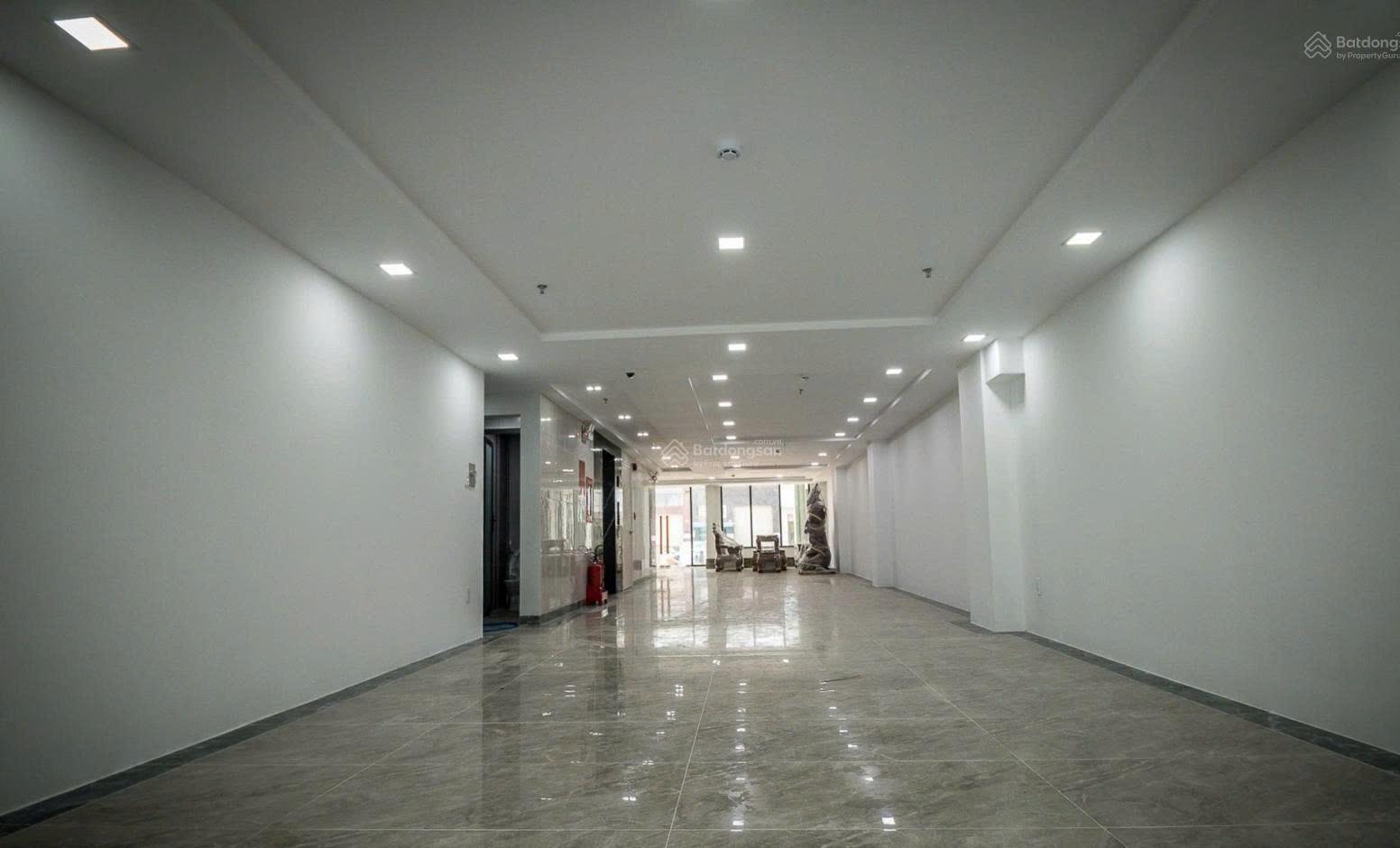 Cho thuê tòa nhà Nguyễn Huy Tưởng Bình Thạnh – 9x33m, 4 tầng