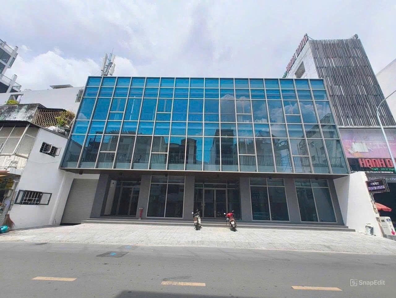 Cho thuê tòa nhà 22 Trần Huy Liệu, Phú Nhuận – DT 1.376m²