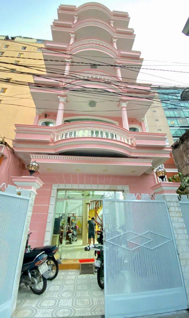 Cho thuê nhà Cách Mạng Tháng 8 Quận 1 – 6 lầu, 7 phòng