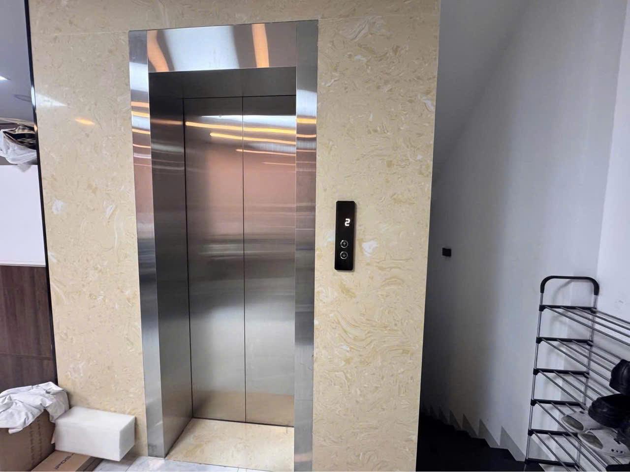 Cho thuê nhà 433/3 Sư Vạn Hạnh, Quận 10 – 1 trệt 3 lầu, thang máy