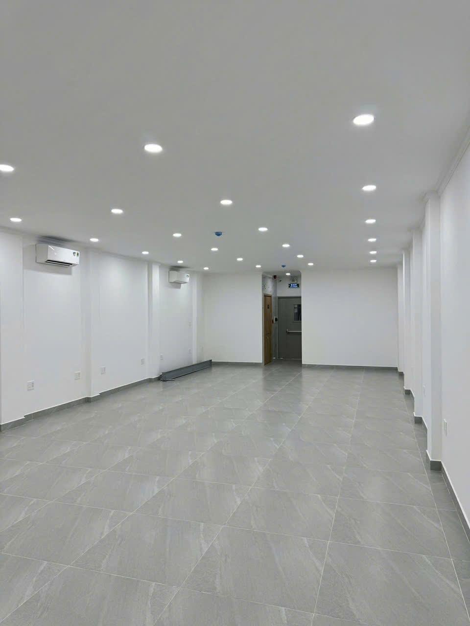 Cho thuê tòa nhà Trường Sa, Bình Thạnh – 1 hầm 3 lầu, thang máy