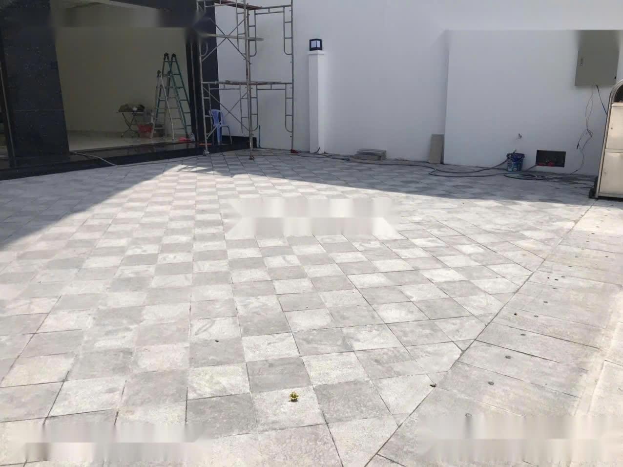 Cho thuê tòa nhà Nguyễn Duy Trinh, Quận 2 – 1 trệt 4 lầu, thang máy, diện tích lớn