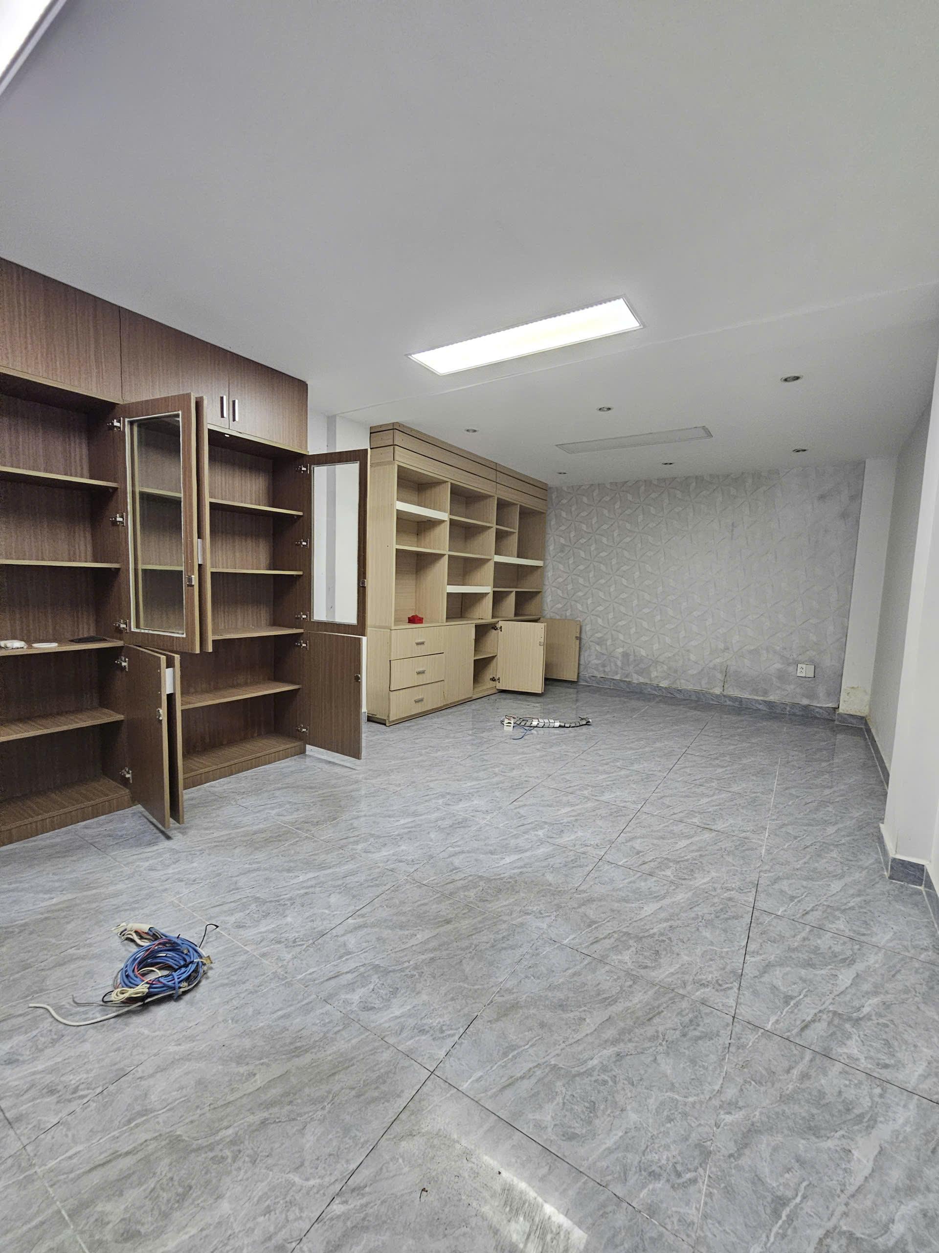Cho thuê nhà 64/22 Phổ Quang, Tân Bình – Trệt 3 Lầu, DT 4x28m