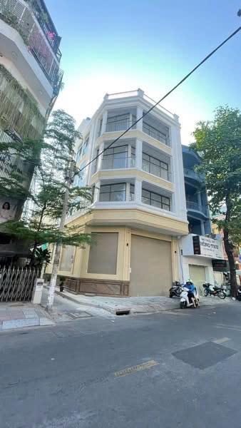 Cho thuê tòa nhà Trần Khắc Chân Quận 1 – hầm 4 tầng, có thang máy