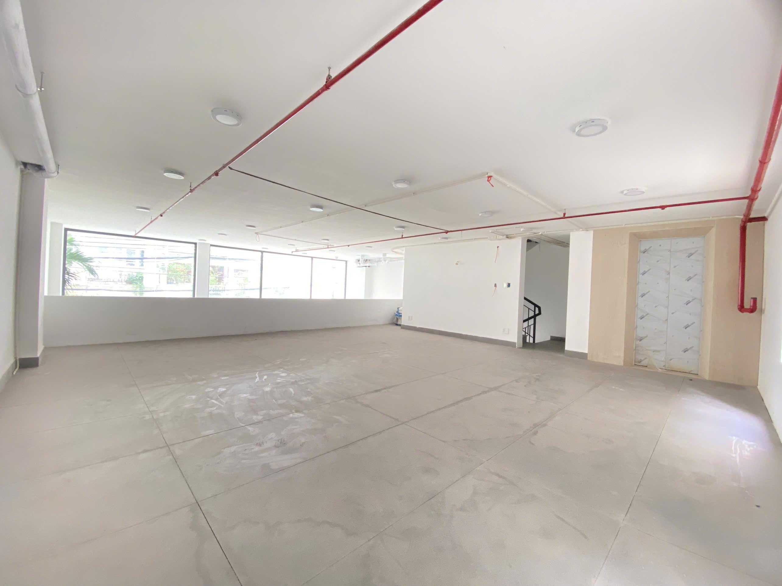 Cho thuê tòa nhà Phan Bá Phiến Tân Bình – 5 tầng, DT 10x15, có thang máy