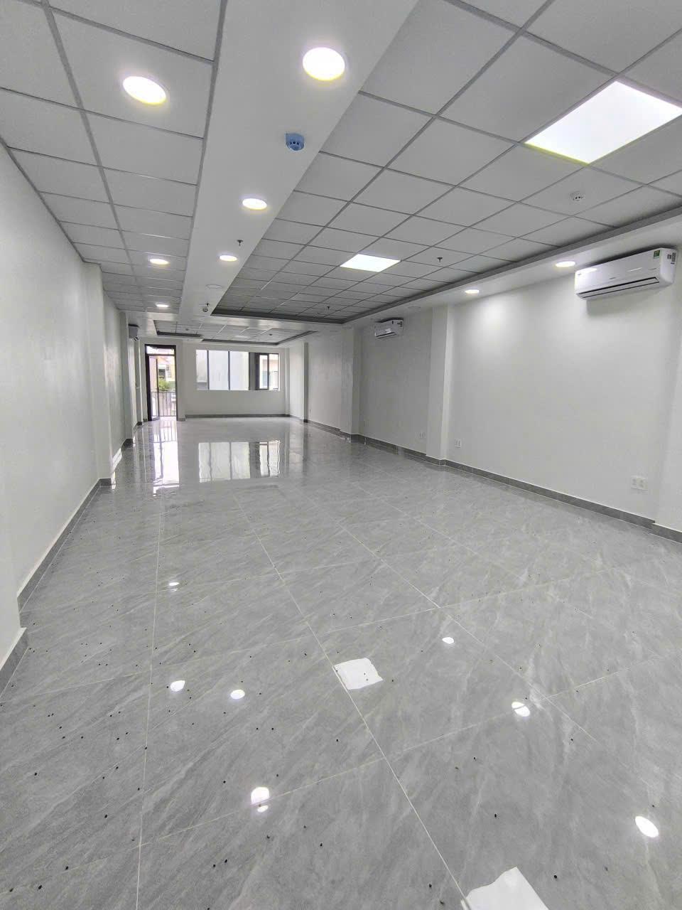 Cho Thuê Tòa Nhà 406/15 Cộng Hòa, Phường 13, Quận Tân Bình – Hầm, Lửng, 3 Lầu, Sân Thượng