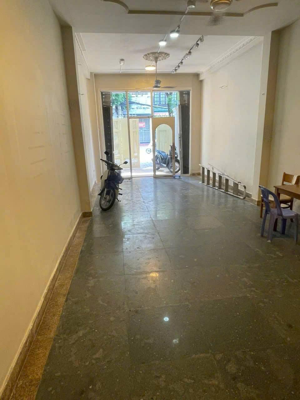 Cho Thuê Tòa Nhà 200 Đường D5, Phường 25, Quận Bình Thạnh – 300m², 9 Phòng